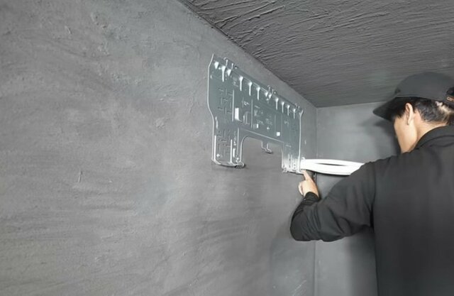 空き家「灼熱のPC部屋」をDIY→エアコンを設置して「快適空間」に大変身した様子が話題に