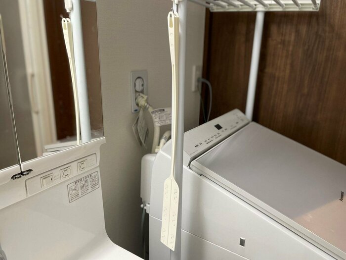 手元に穴が開いてあるのでフックに引っかけられます