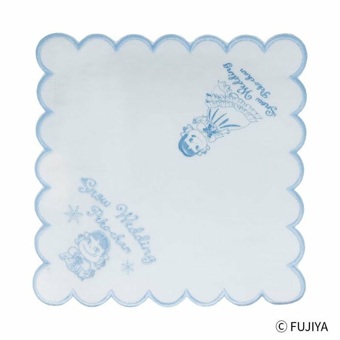 ハンカチ全体を縁取るのは波形が美しい「スカラップ」仕様