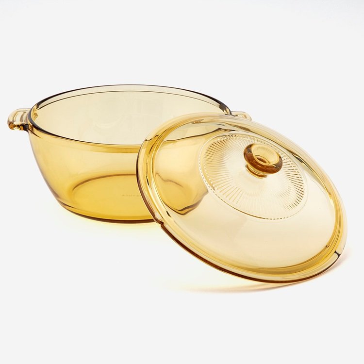 出所：ケユカ公式　レンジ調理で簡単 アンバーガラスのキャセロール