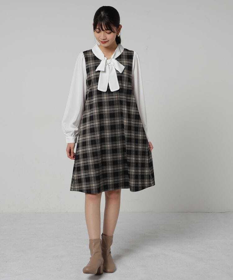 出所：Honeys Online Store ボウタイワンピース