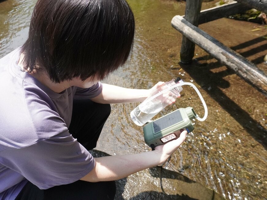 災害時やキャンプで活躍！アウトドアの飲料水確保に役立つKEIYOの電動携帯浄水器をレビュー。森林公園の水を浄水して実力を検証