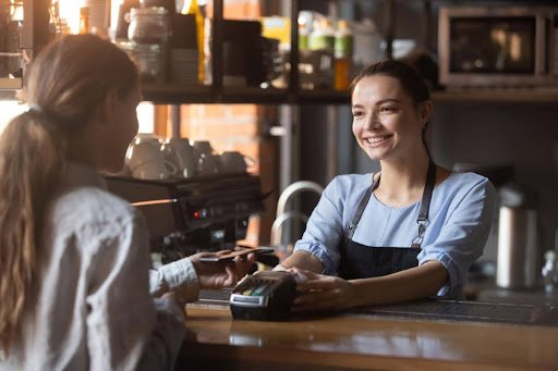 アメリカでもチップ文化は賛否「本当に必要なの？」「不要な場面もある」