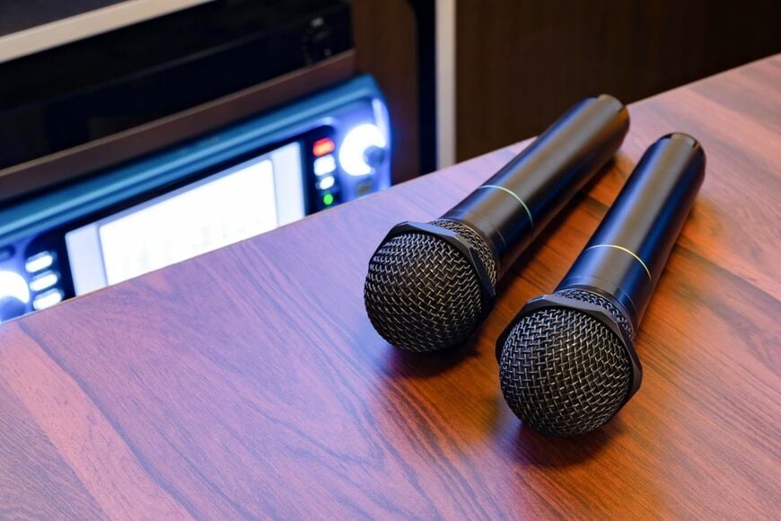 一人暮らしの前日に「家族でカラオケ」に行った子供　親の一曲目に「初手これで泣いてる」