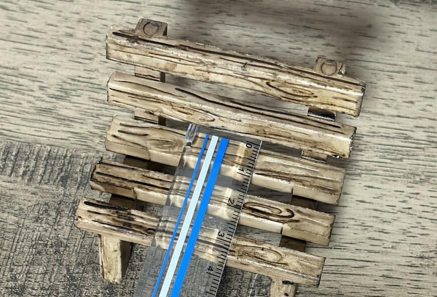 ダイソー、インテリアオブジェ（ベンチ）の画像