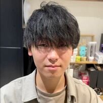 【大変身】最近彼女に振られた男性→パーマで大胆イメチェン！「新たなスタート」と心機一転！