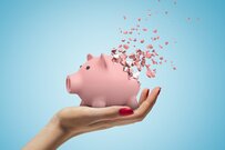 付き合いのご祝儀やお餞別は結構キツイ!? 「払うけど本当は無駄だと思うお金」とは