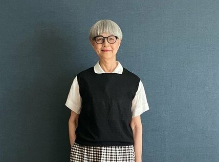 【70代マダム】が着こなす「無印良品のブラウス」コーデが素敵。ギンガムチェックの取り入れ方を見習いたい！