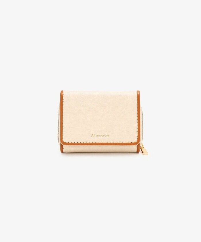 フロント部分にはアフタヌーンティーのブランドロゴが