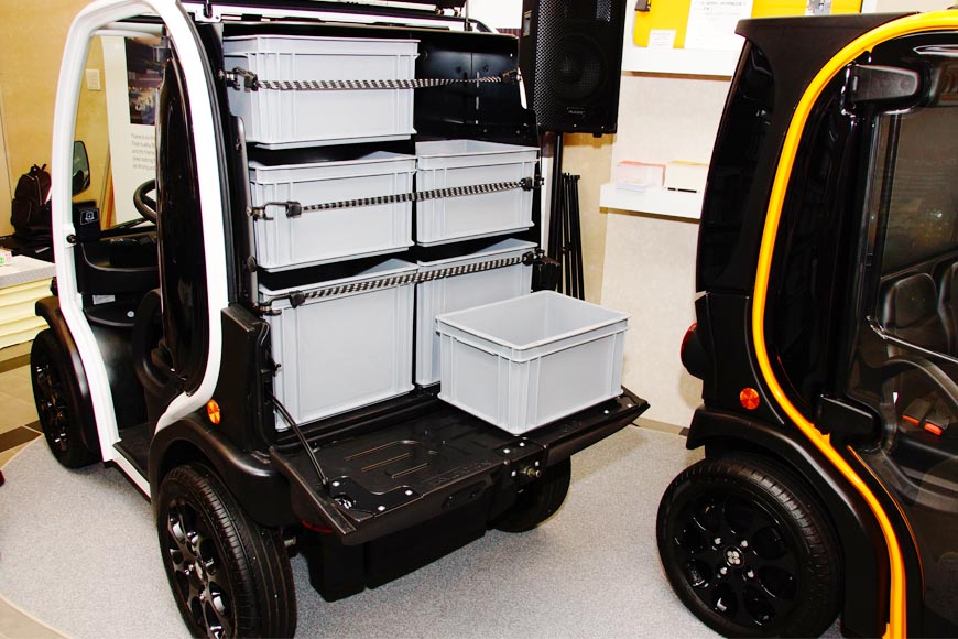 「BIRO BOX」は「BIRO BIG」と同じリアハッチタイプで荷室との仕切り板があり高く荷物を積める