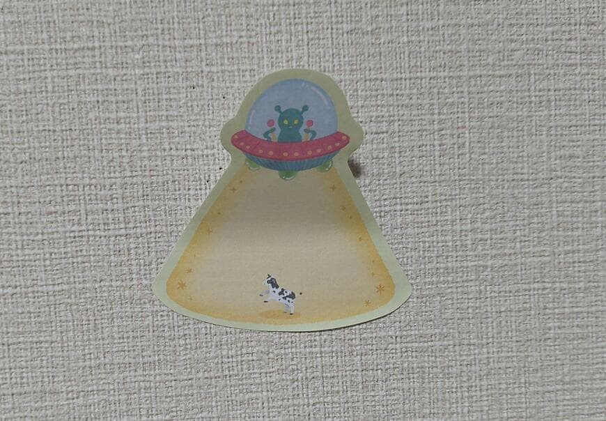 筆者撮影（セリア、ダイカット付箋 70P ふしぎなUMA）