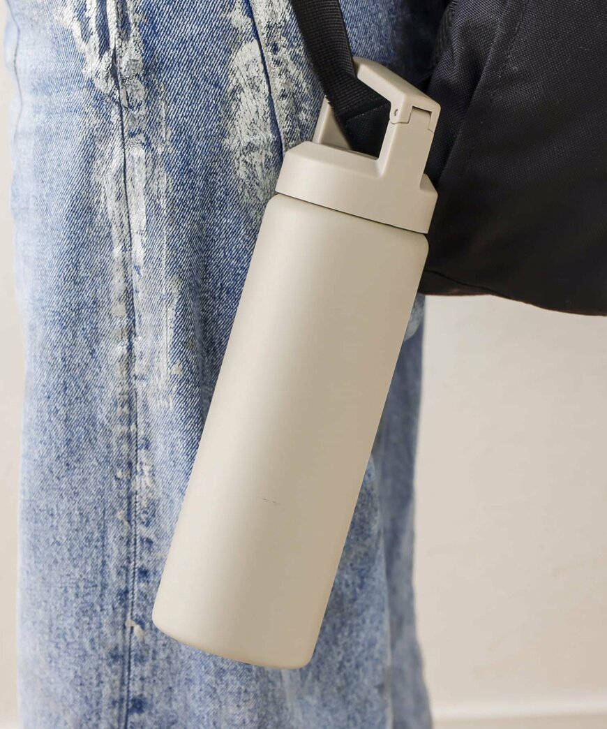 出所：3COINS公式　炭酸ステンレスボトル：600ml／KITINTO