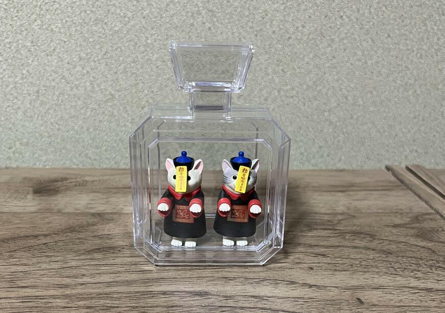 セリア、ギフトボックス 香水型 クリア写真