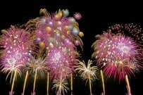 土浦花火大会の「もうひとつの名物」を思わず二度見　臨時バスの大行列に「もはや列車」「関東鉄道の本気」