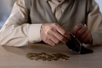 【60歳代】貯蓄1000万円以下が半数の実態を円グラフで見る。2022年秋以降約8000品目の値上げへ