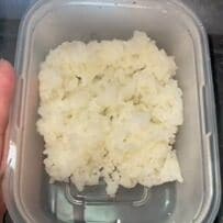 節約に励むシングルマザーが作る牛肉炒めの「のっけ弁当」 スクランブルエッグやナポリタンも詰めていく様子が豪快！