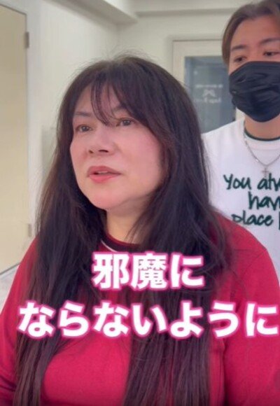 小顔カットを希望する女性