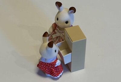 筆者撮影(キャンドゥ、ミニチュア 3段カラーボックス)