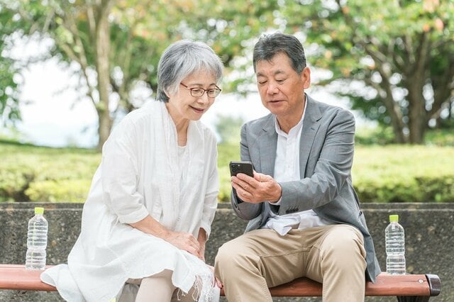 【後期高齢者医療制度】原則75歳以上が申請して受けられる給付6選。葬祭費は広島県「3万円」・東京都目黒区「7万円」、高額療養費はいくら戻る？