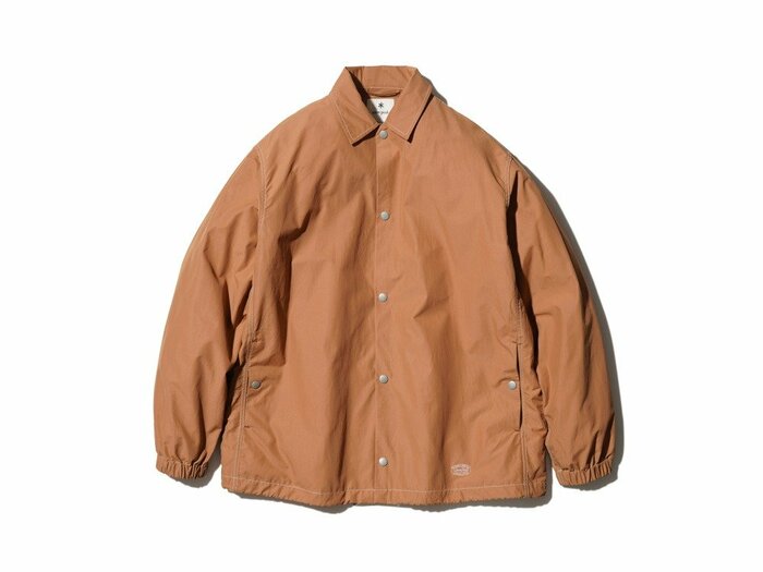 シリーズのジャケットは、丈夫なコットンナイロンを使用しているため春先から夏まで使えます。