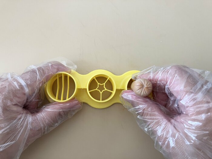 各パーツにウインナーを押し付ければOKです