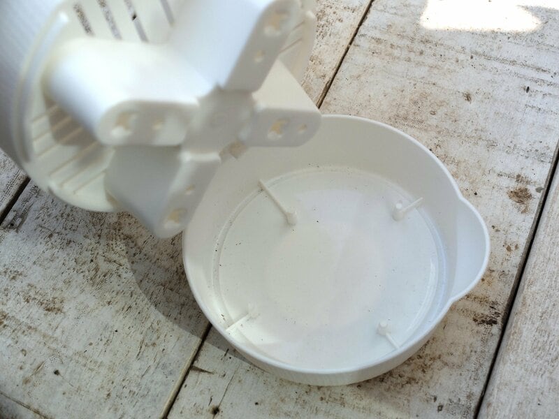 ダイソー、組み立て植木鉢筆者撮影写真