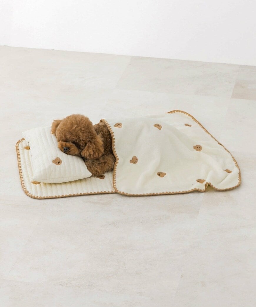 出所：パルグループ公式ファッション通販サイト 3COINS お布団3点セット