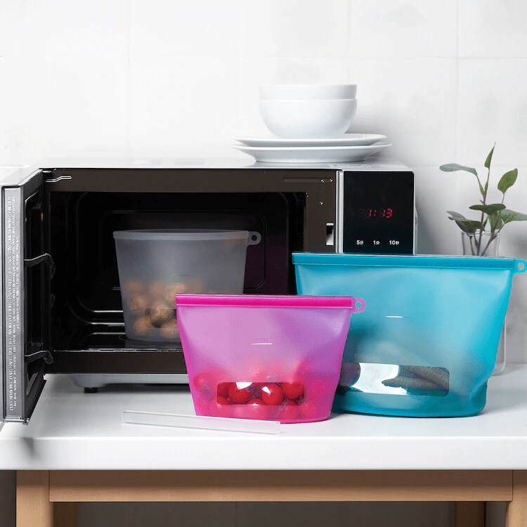 電子レンジはもちろん冷凍庫での保存にも使用できます／出所：IKEA公式 フィルフィスク　シリコン保存バッグ3点セット