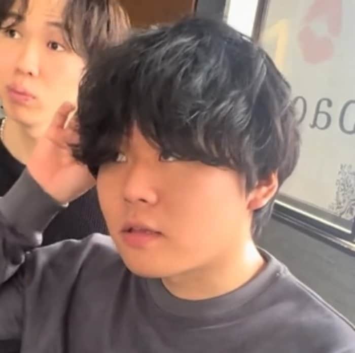 〈カッコよくイメチェンしたい〉男性が“動きのあるパーマ”を依頼！→垢抜けた仕上がりに何度も頷く