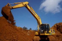 コマツ（6301）の株価は▲0.7%の下落。配当利回りは4.38％（2025年6月5日・株式取引概況）