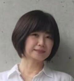 【60歳マダム】”GAPの白シャツ×UNIQLOのデニム”で「大人カジュアルコーデ」爽やかで軽やかなスタイリングが素敵