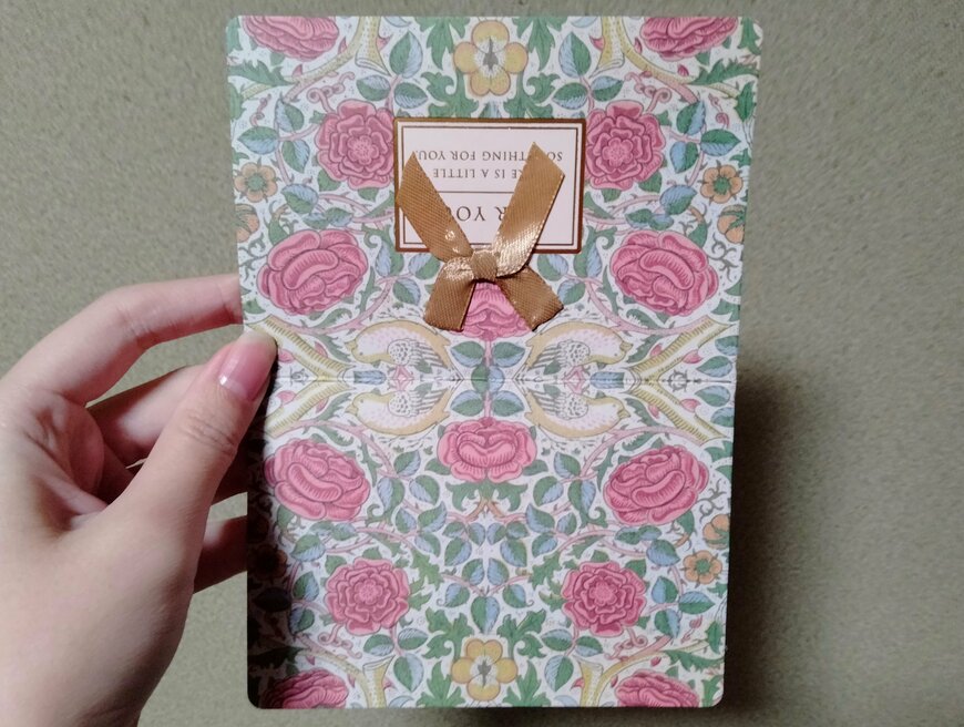 筆者撮影（セリア、グリーティングカード ウィリアム・モリスワールド 封筒付）