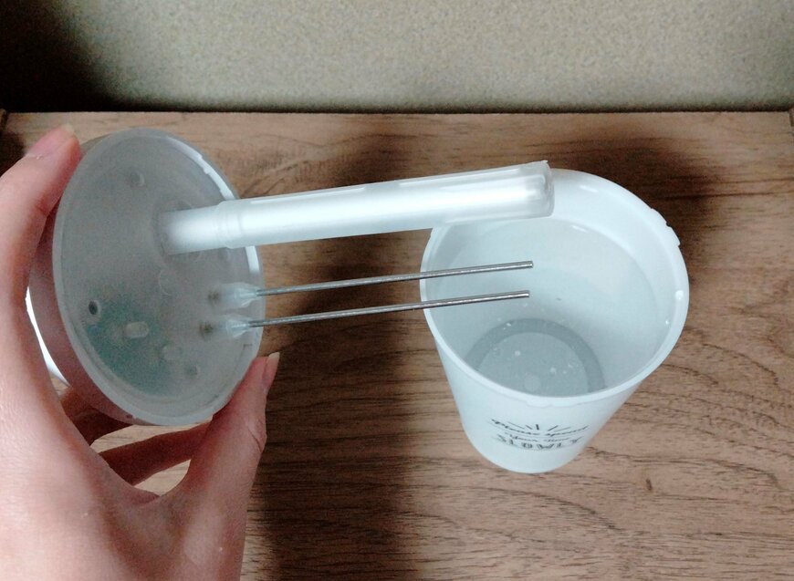 筆者撮影（ダイソー、USB式加湿器（コーヒーカップ、モノトーン））
