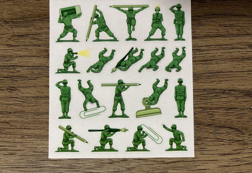 筆者撮影（セリア、フィルムダイカットシール トイソルジャー柄 46片）