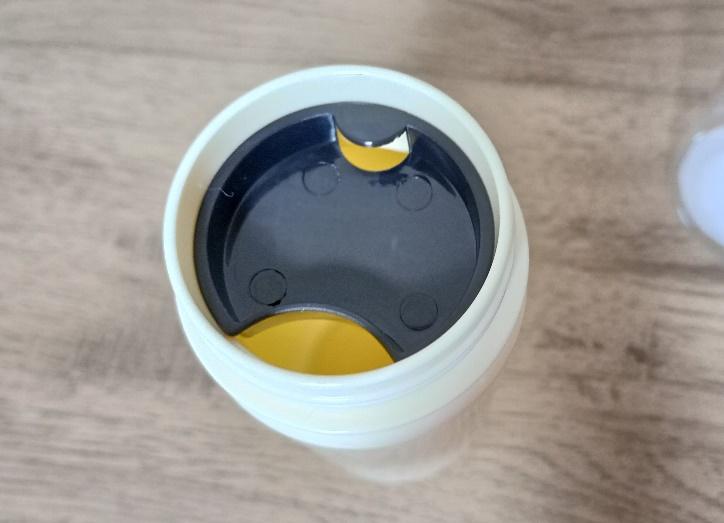 筆者撮影（セリア、ウォーターボトル 300ml シマエナガ）