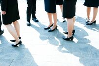 社会人1 、2 年目の「理想の社会人像」2位「面倒見」1位は？伸びる新人の習慣