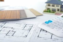 土地込み4800万円で注文住宅を建てた40歳代夫婦「玄関・コンセント・ベランダ」など後悔4つ。国の初調査で不満トップは価格
