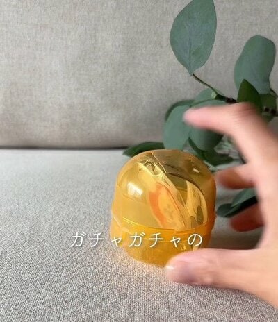 カプセルトイで手に入れたお気に入りのアクリルチャーム
