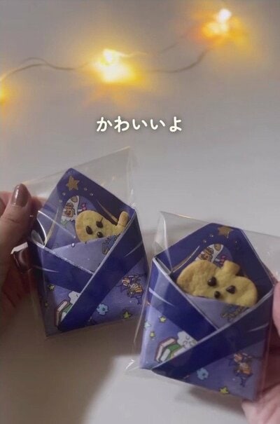 完成したナプキンのラッピング