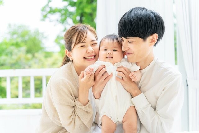 【2026年10月開始】国民年金保険料「月1万7920円」が免除になる「育児免除制度」とは？対象条件や免除期間を解説