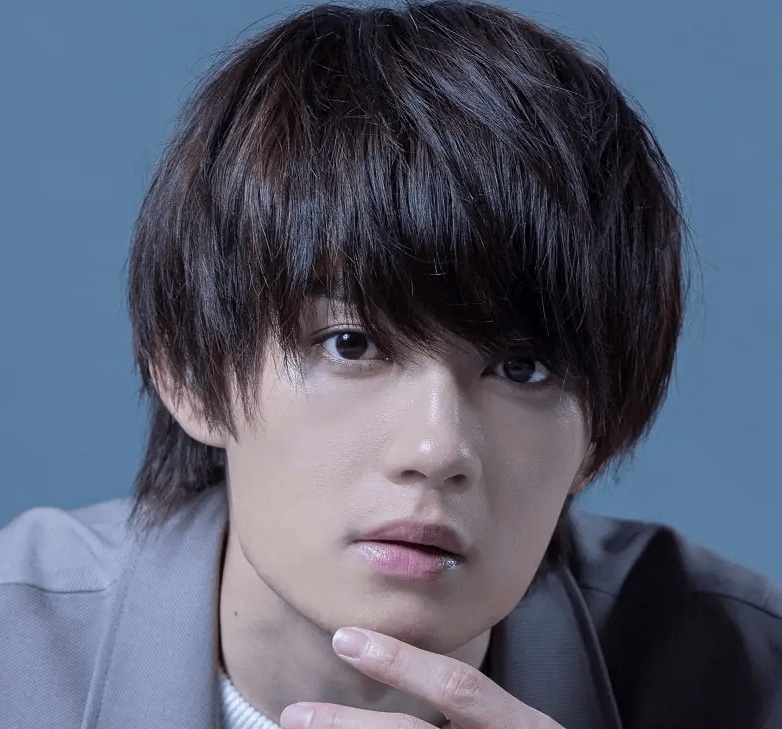 M!LK・佐野勇斗、結成11周年記念でメンバー集合ショットを公開「これからも仲良しな5人で」祝福の声続々