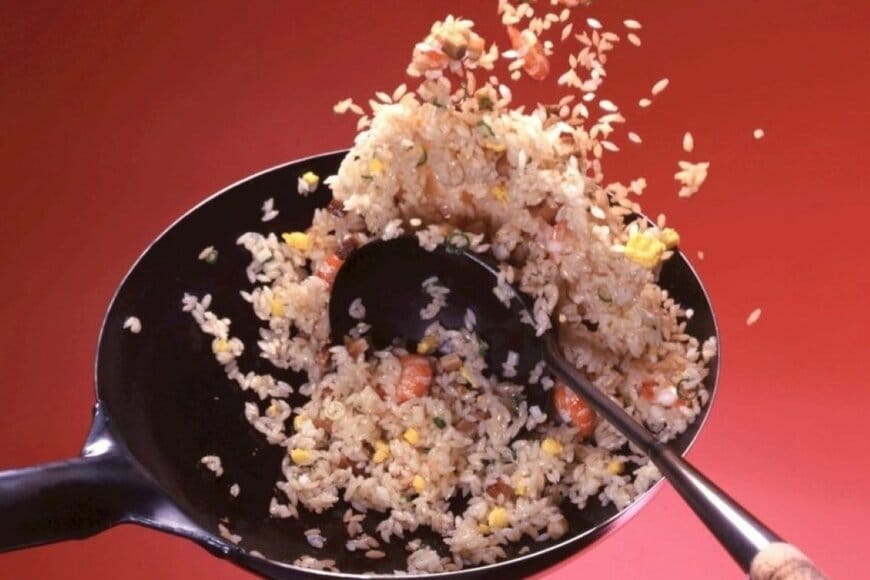 約30年前に撮影された躍動感あふれる「チャーハン」　驚きの撮影方法に「これぞプロの仕事だ」