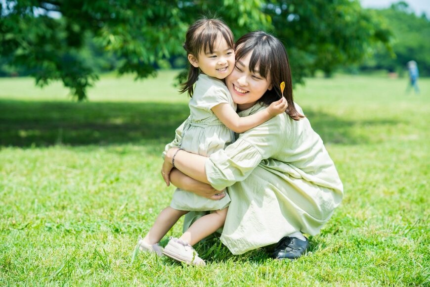 共働きは増加も「生活苦しい」子育て世帯は半分以上。世帯年収は平均800万円台