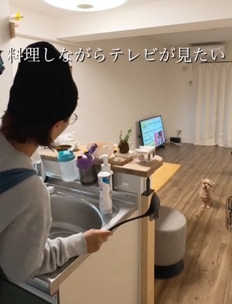 「詳しく知りたいです！」築30年賃貸の〈床置きテレビ〉→首振り対応の〈壁掛けテレビ〉に大変身！反響続々