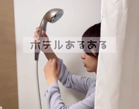 ホテルでシャワーカーテンが気になる時は…スタッフの対処法に「なるほど！」「やってました」と共感の声