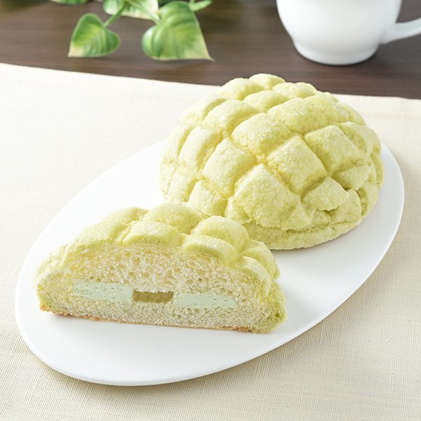 ファミリーマートの新商品:生メロンパン(メロンホイップ)