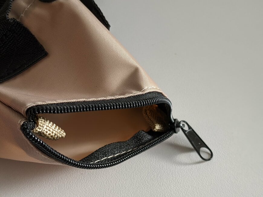 著者撮影（2WAY バッグインポーチ）