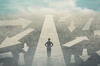 「35歳転職限界説」は過去の話？転職で年収アップした35～54歳は約3～4割