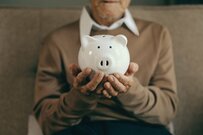 【生活保護】2025年10月から「生活扶助」が引上げ。生活保護受給世帯の約58%が該当