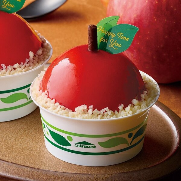 本物の真っ赤なりんごそっくり！なフォルムが可愛いまんまるりんごケーキ
